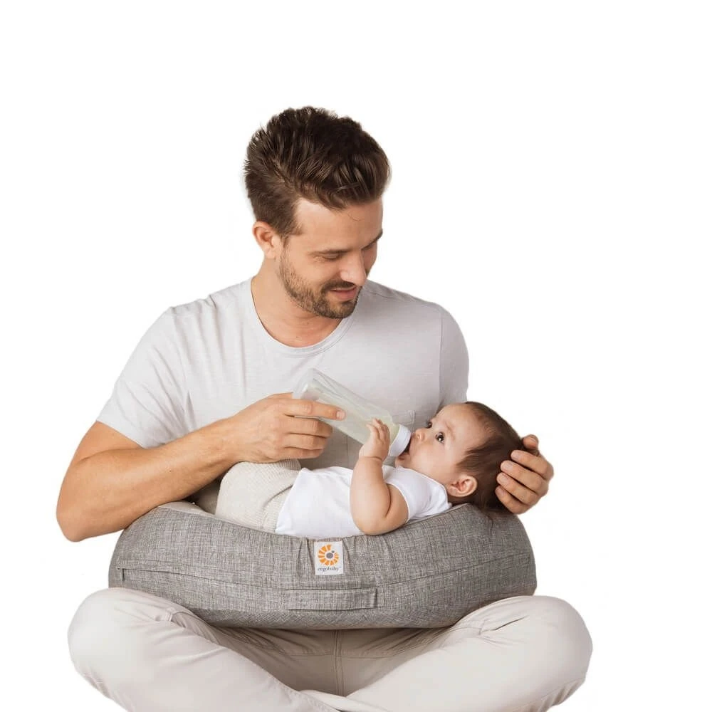 Ergobaby Coussin D'allaitement Gris Avec Sangle – Image 3