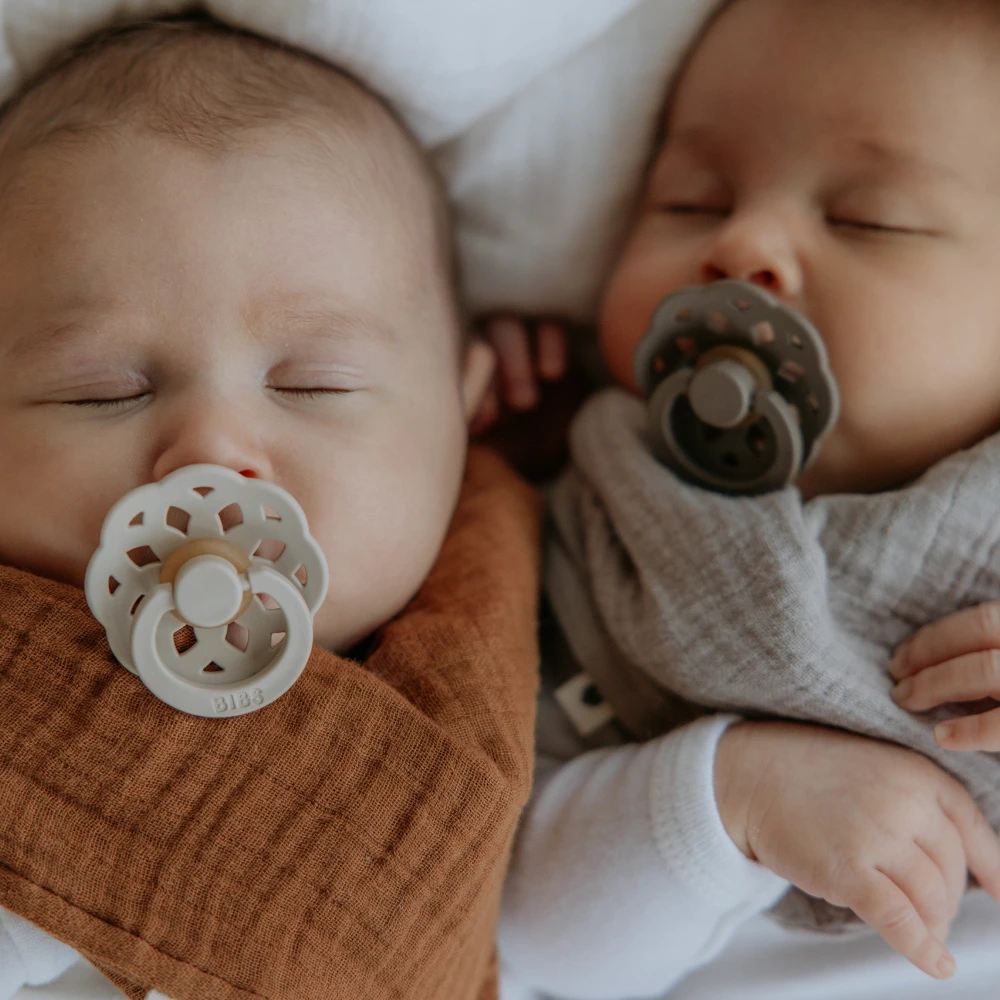 BIBS Pack De 2 Sucettes Bohème Caoutchouc 6 Mois+ Ivory Et Sage – Image 8