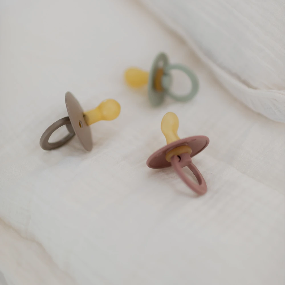 BIBS Pack De 2 Sucettes Colour Caoutchouc Anatomique 6 Mois+ Fossil Grey Et Mauve – Image 8