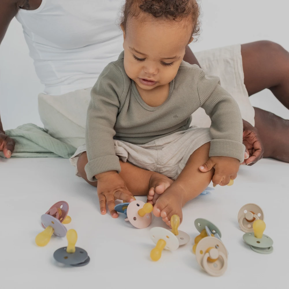 BIBS Pack De 2 Sucettes Colour Caoutchouc Anatomique 6 Mois+ Fossil Grey Et Mauve – Image 10