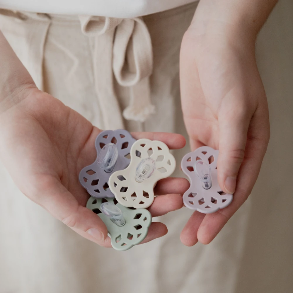 BIBS Pack De 2 Sucettes Infinity Silicone Anatomique 0-6 Mois Ivory Et Blush – Image 10