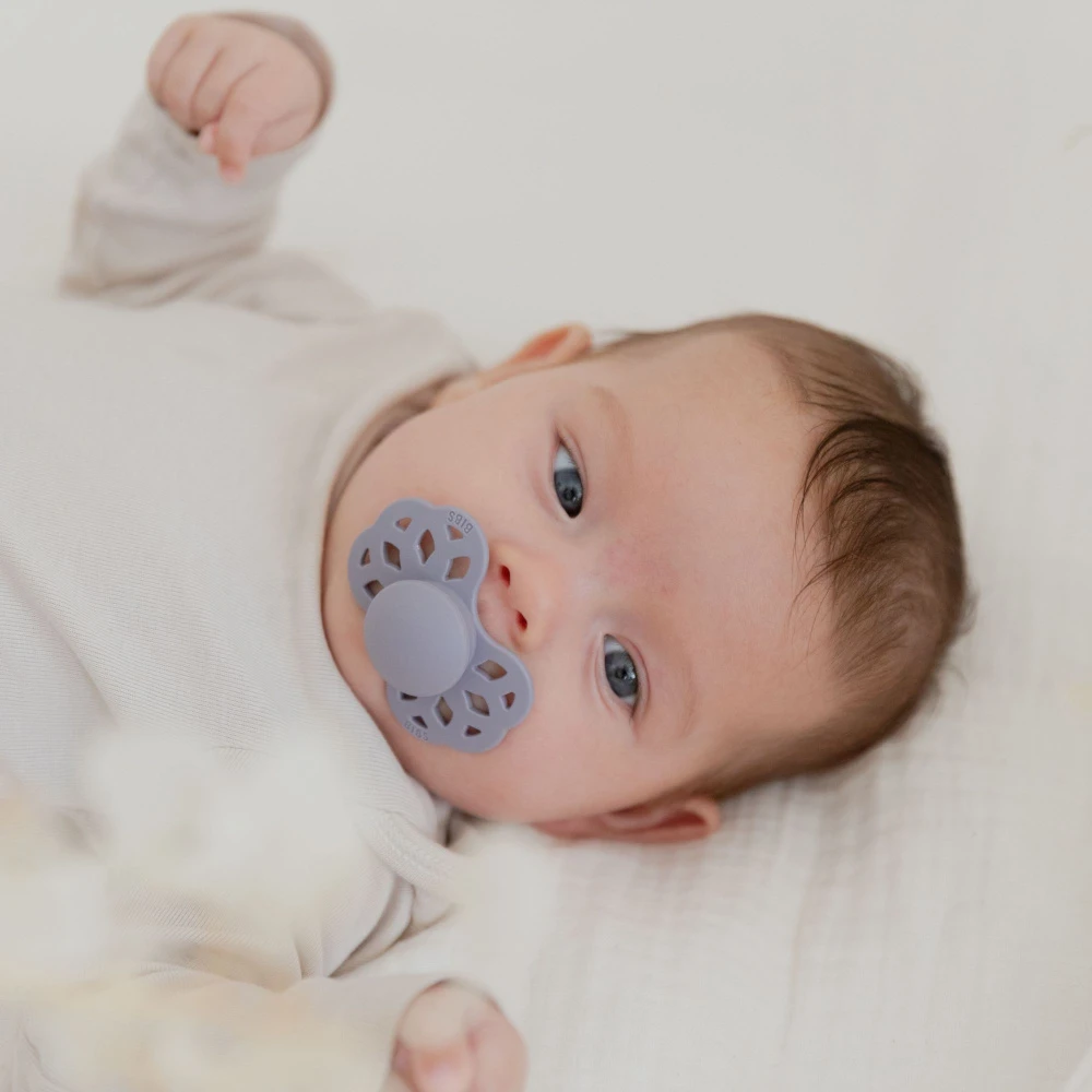 BIBS Pack De 2 Sucettes Infinity Silicone Anatomique 6 Mois+ Ivory Et Sage – Image 9