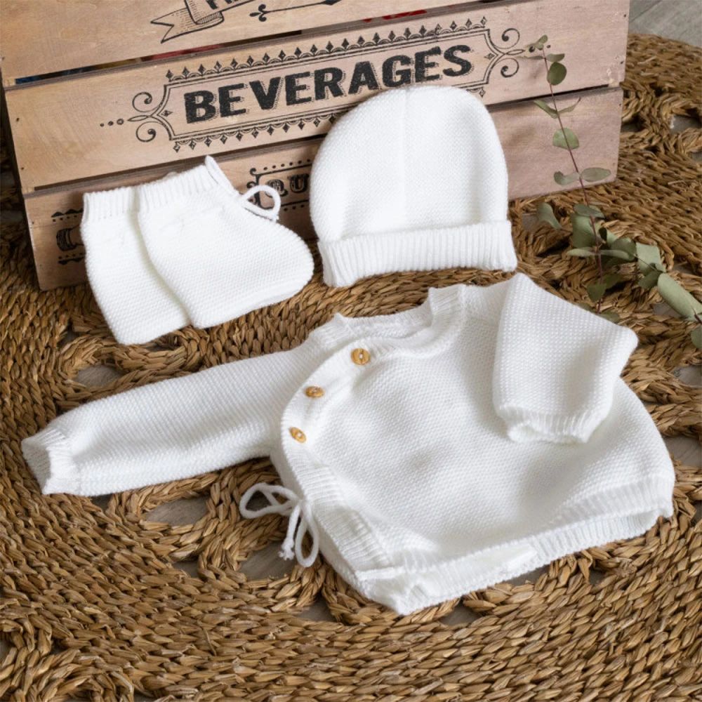 Kit Naissance Bébé Brassière, Bonnet Et Chaussons - Blanc – Image 2